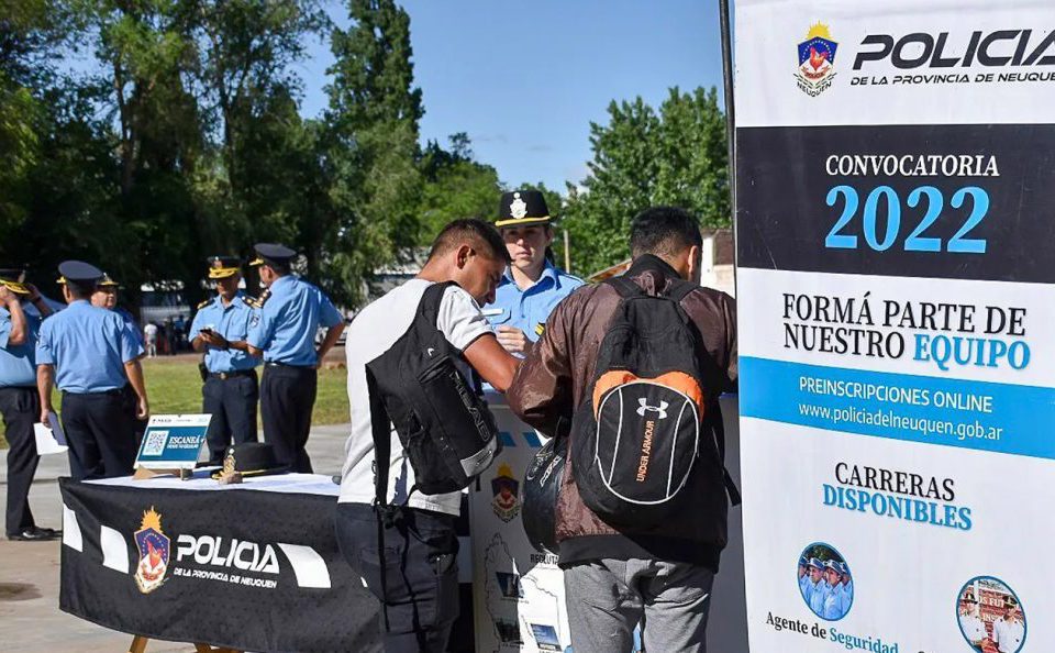 Policía abre sus puertas e inicia la inscripción a las carreras